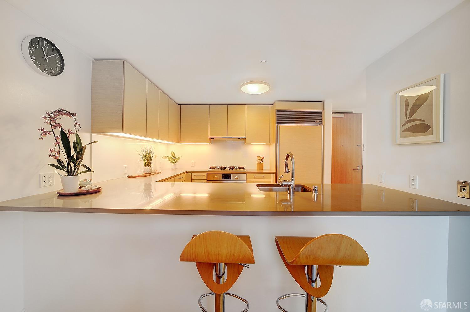 301 Mission Street # 25J