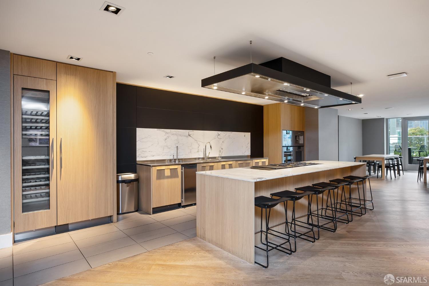 201 Folsom Street # 17H