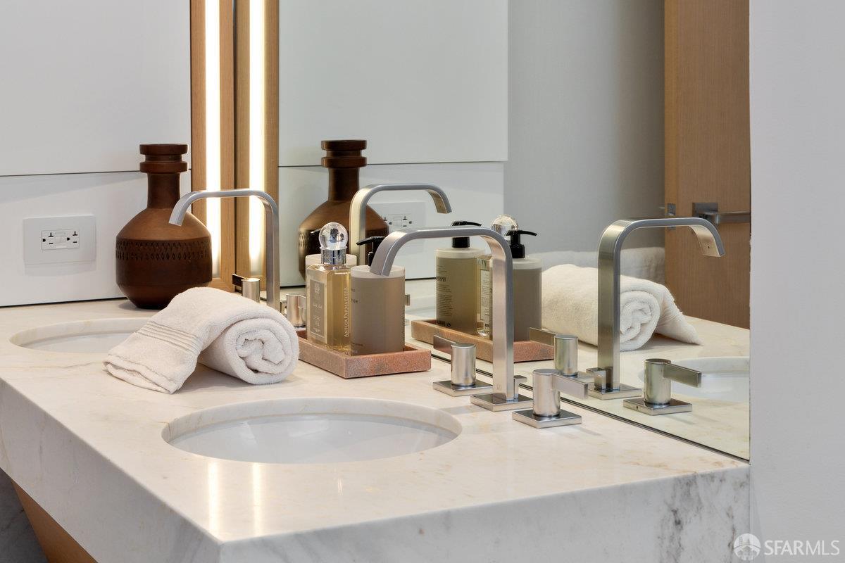 1 Steuart Lane # 608