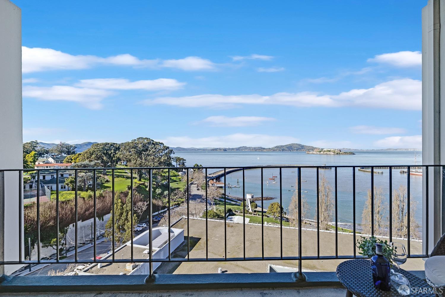 1050 North Point Street # 906