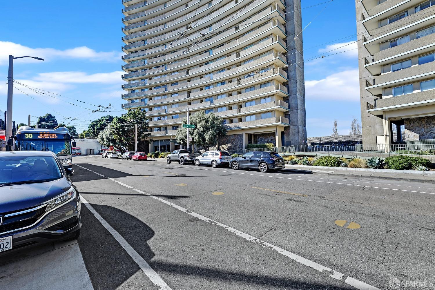 1050 North Point Street # 906