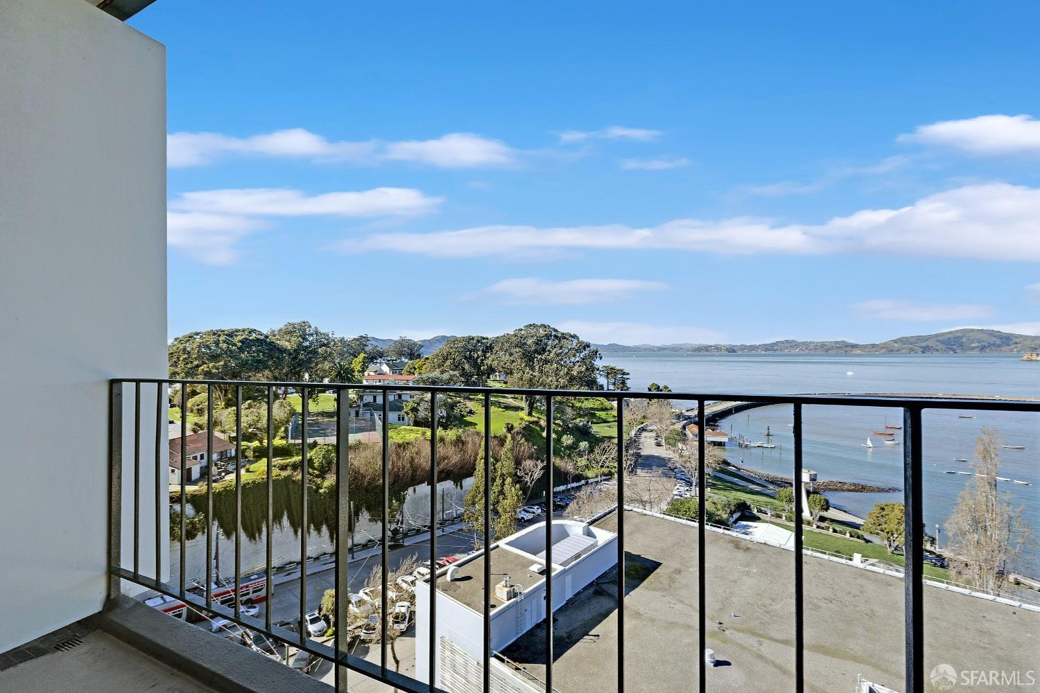 1050 North Point Street # 906