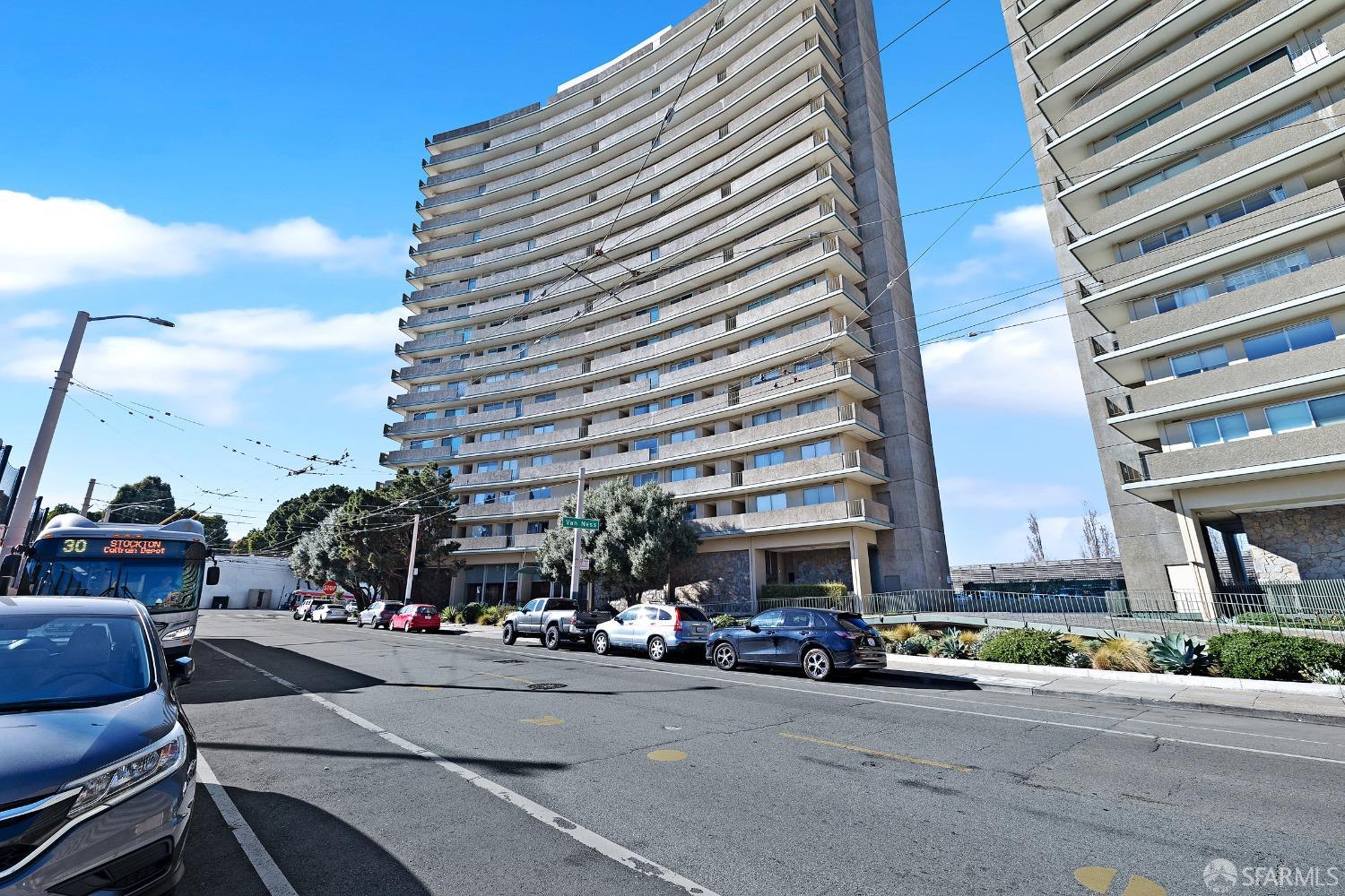 1050 North Point Street # 906