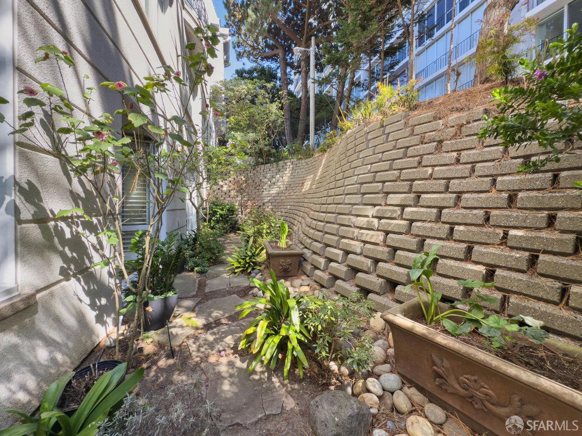 1340 Clay Street # 404