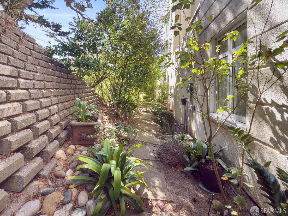 1340 Clay Street # 404