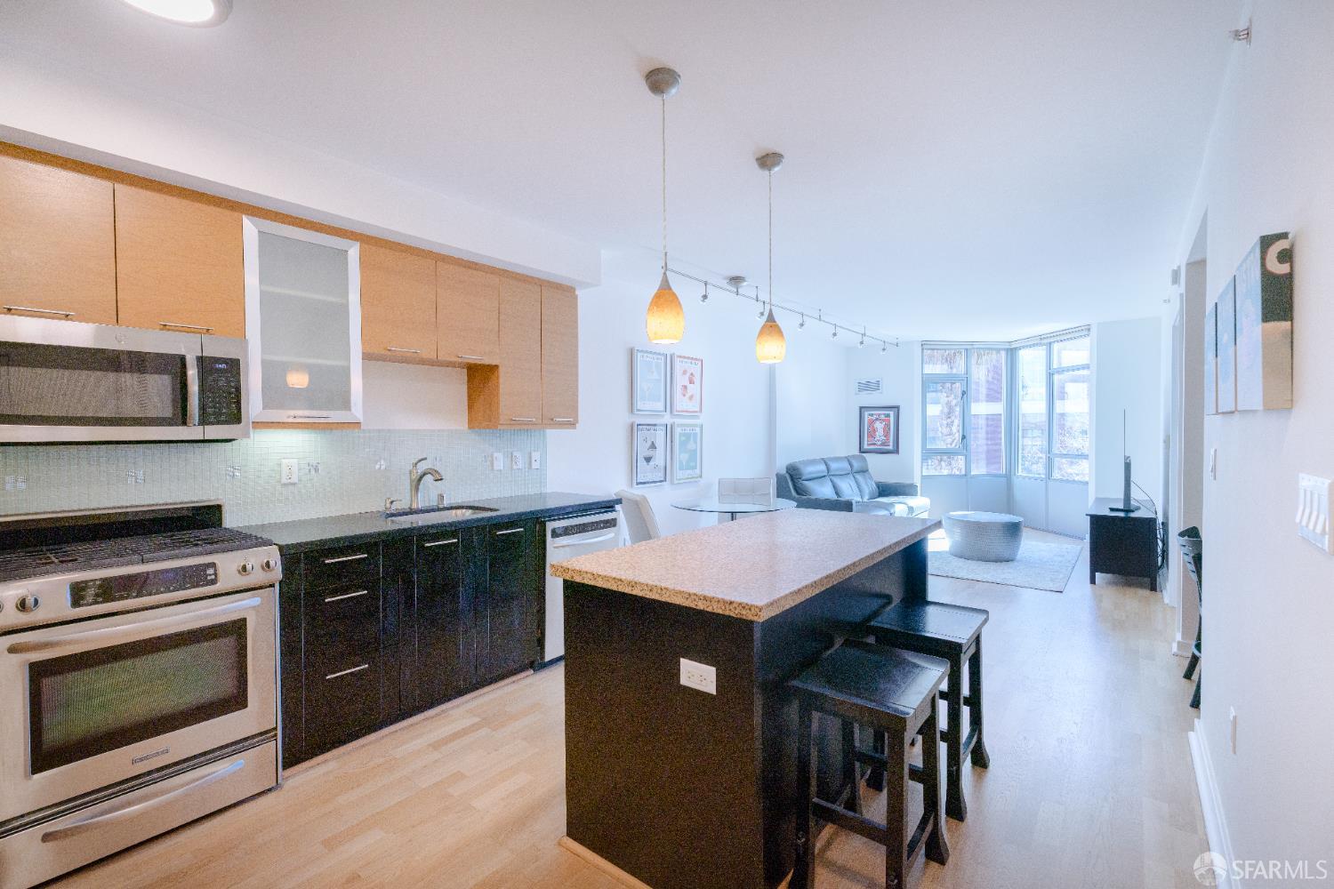 170 King Street # 409