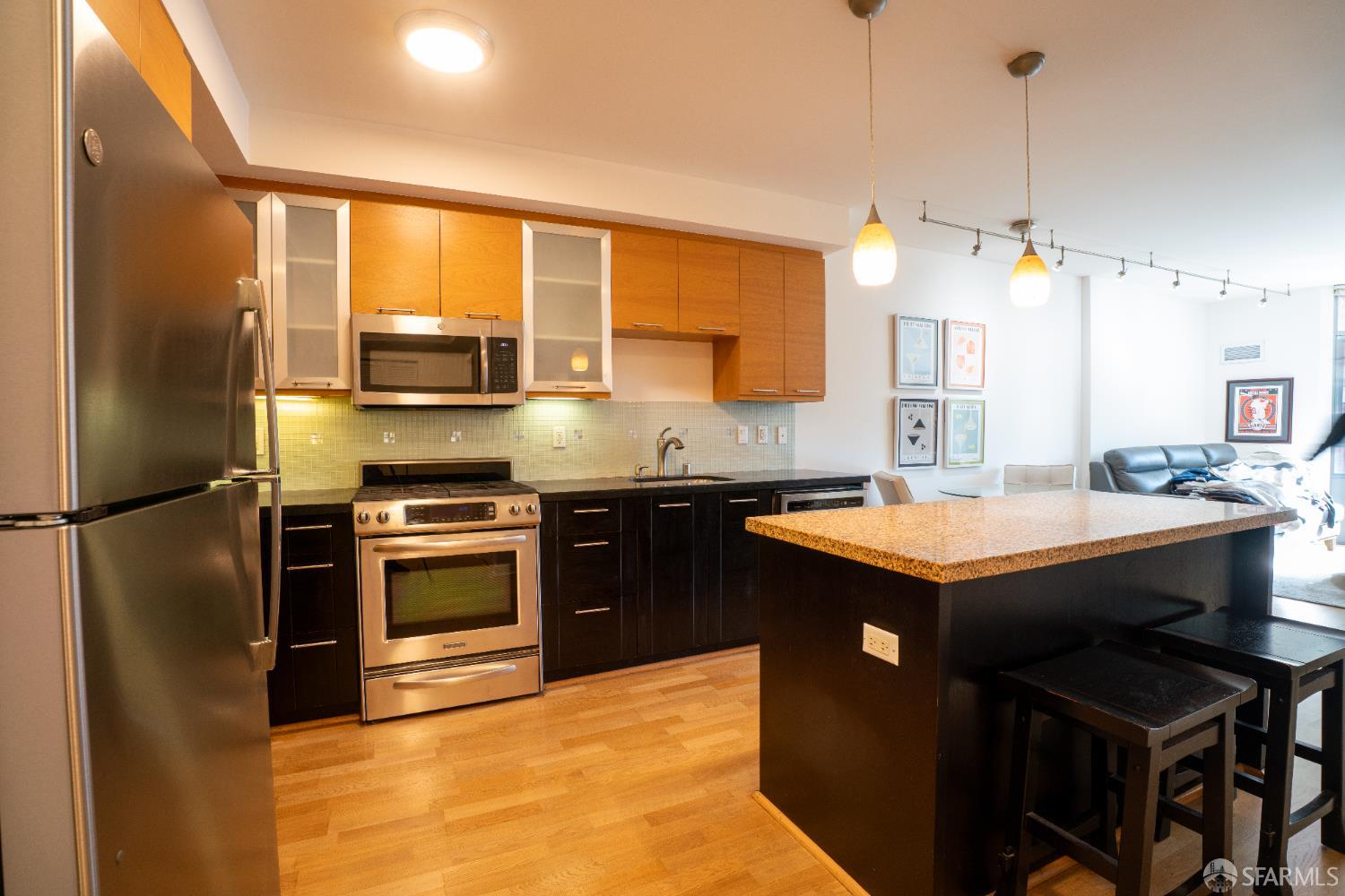 170 King Street # 409