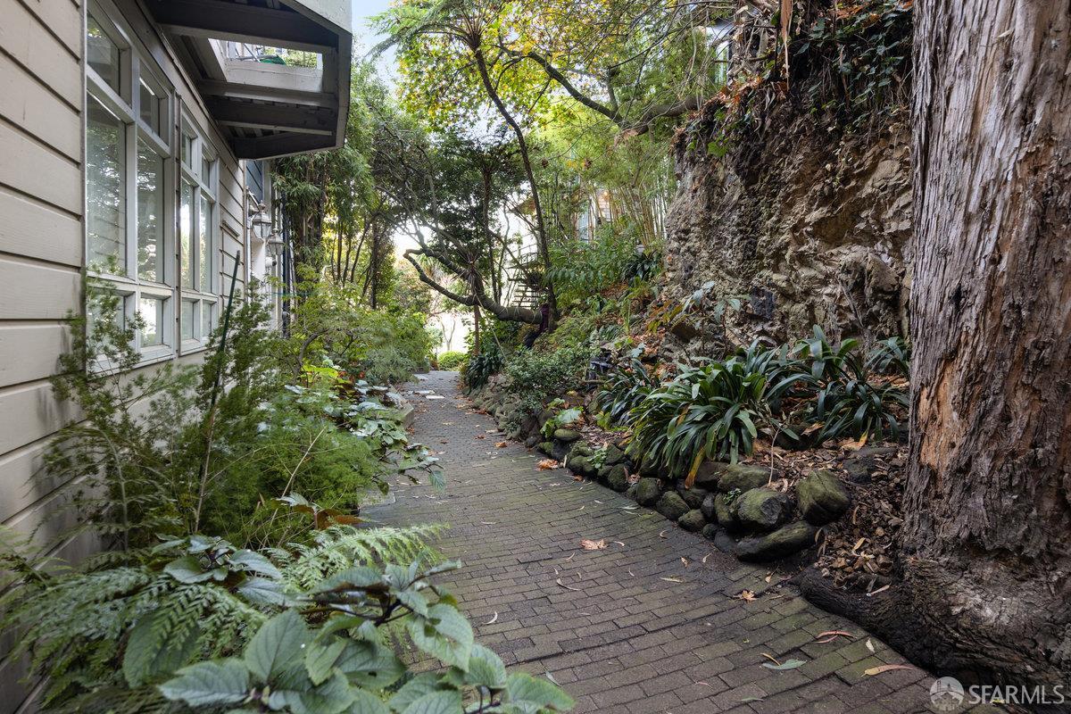 44 Macondray Lane # 2W