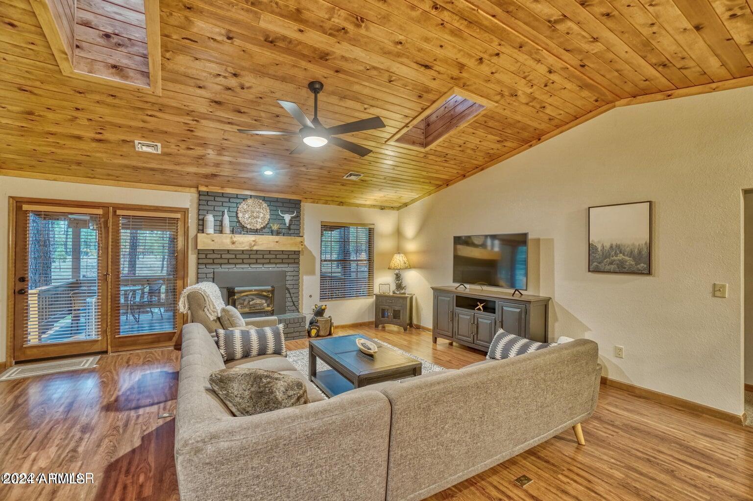 6993 MOON CREEK Circle