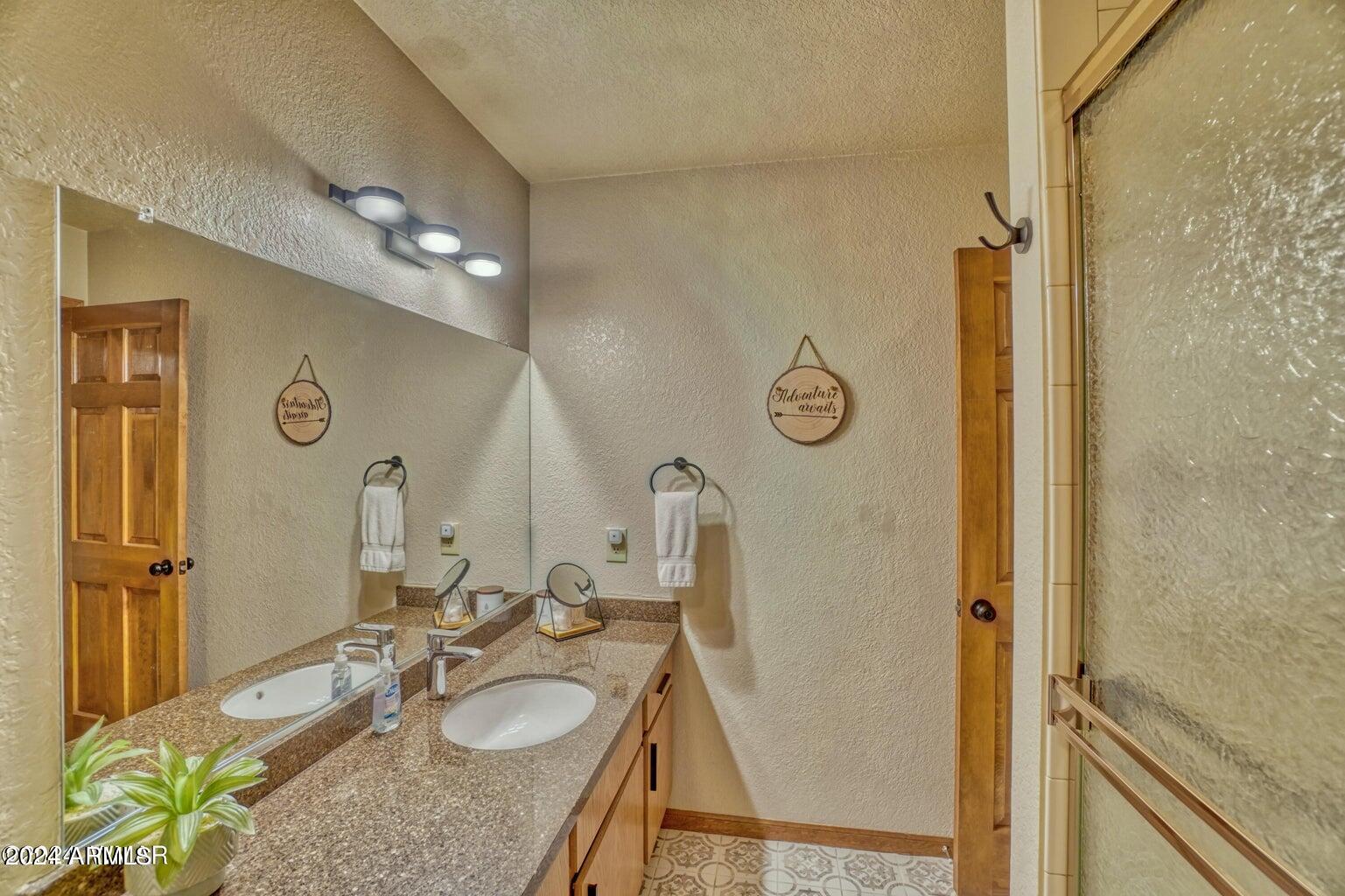 6993 MOON CREEK Circle