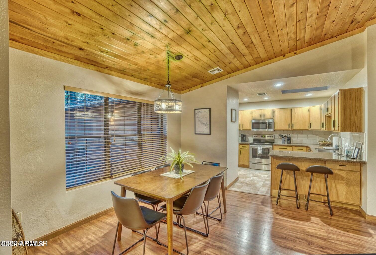 6993 MOON CREEK Circle