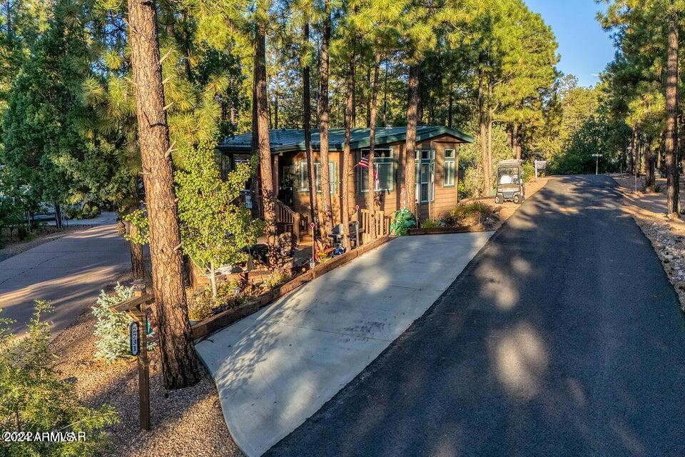 2231 E FOSSIL Trail
