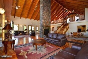 2231 E FOSSIL Trail