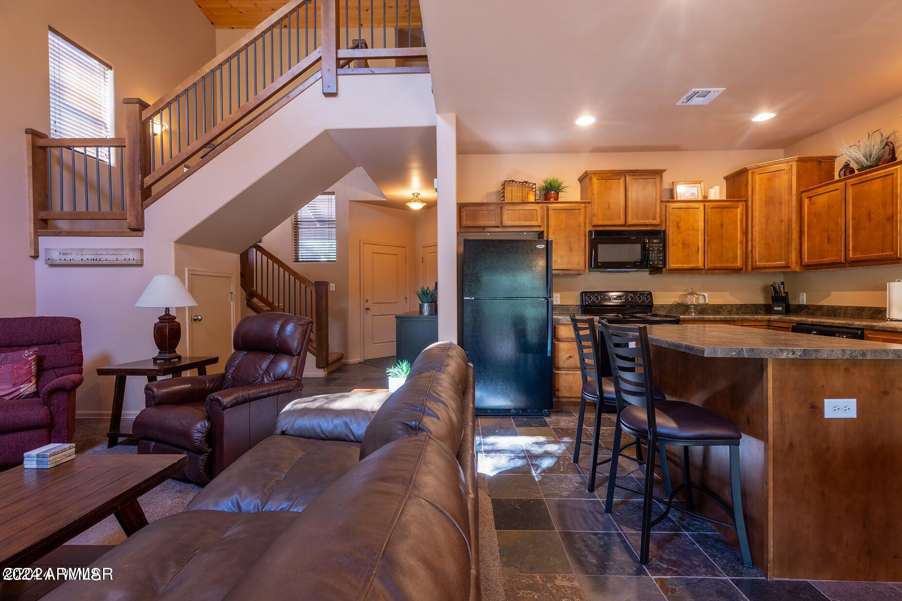 6931 MERCURY Drive