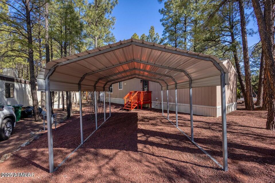 1142 N 43RD Drive