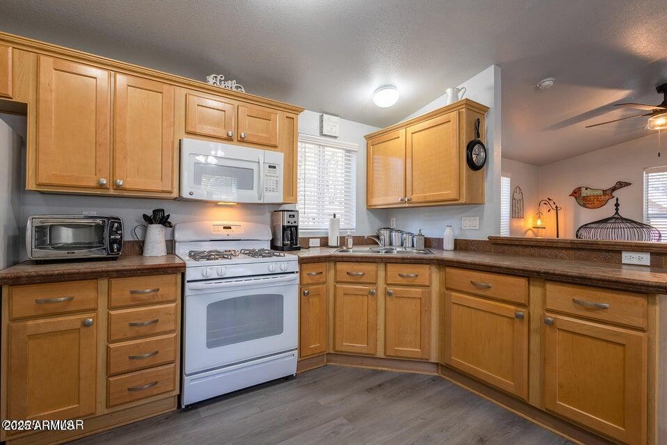 1142 N 43RD Drive