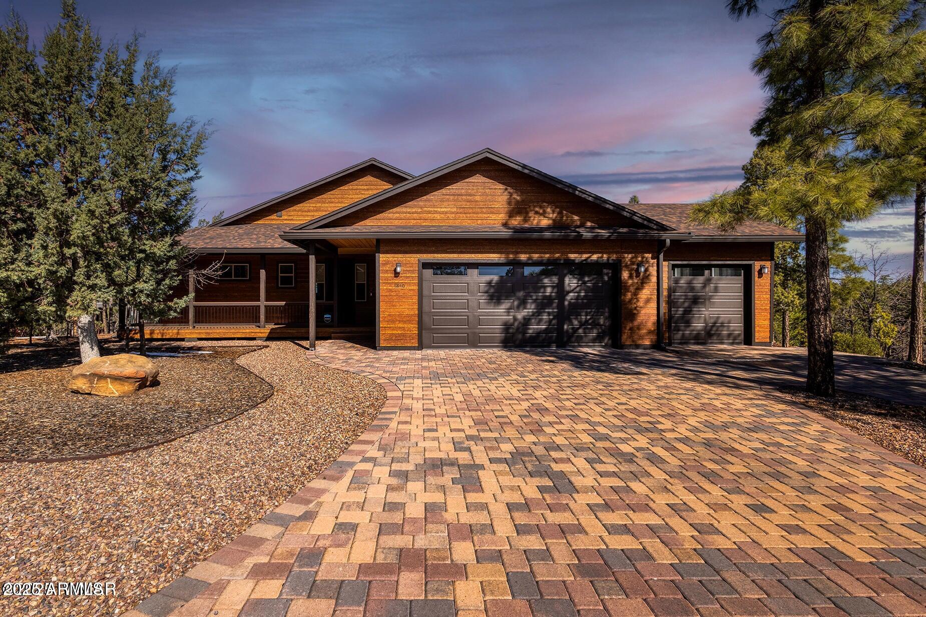 1840 W SNOW CREEK Loop