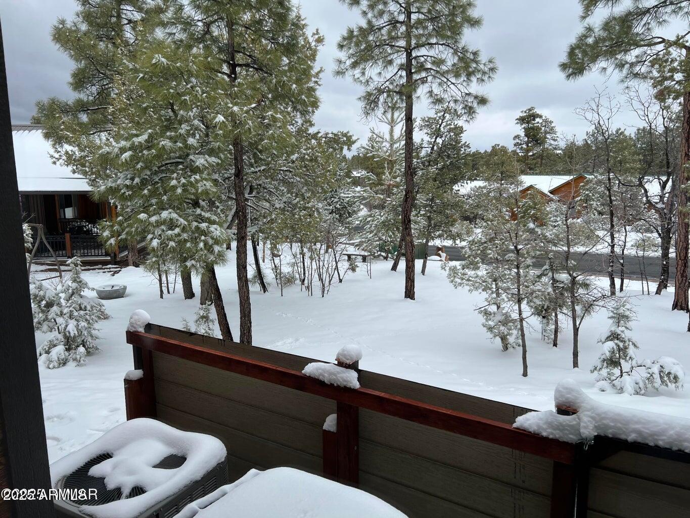 1840 W SNOW CREEK Loop