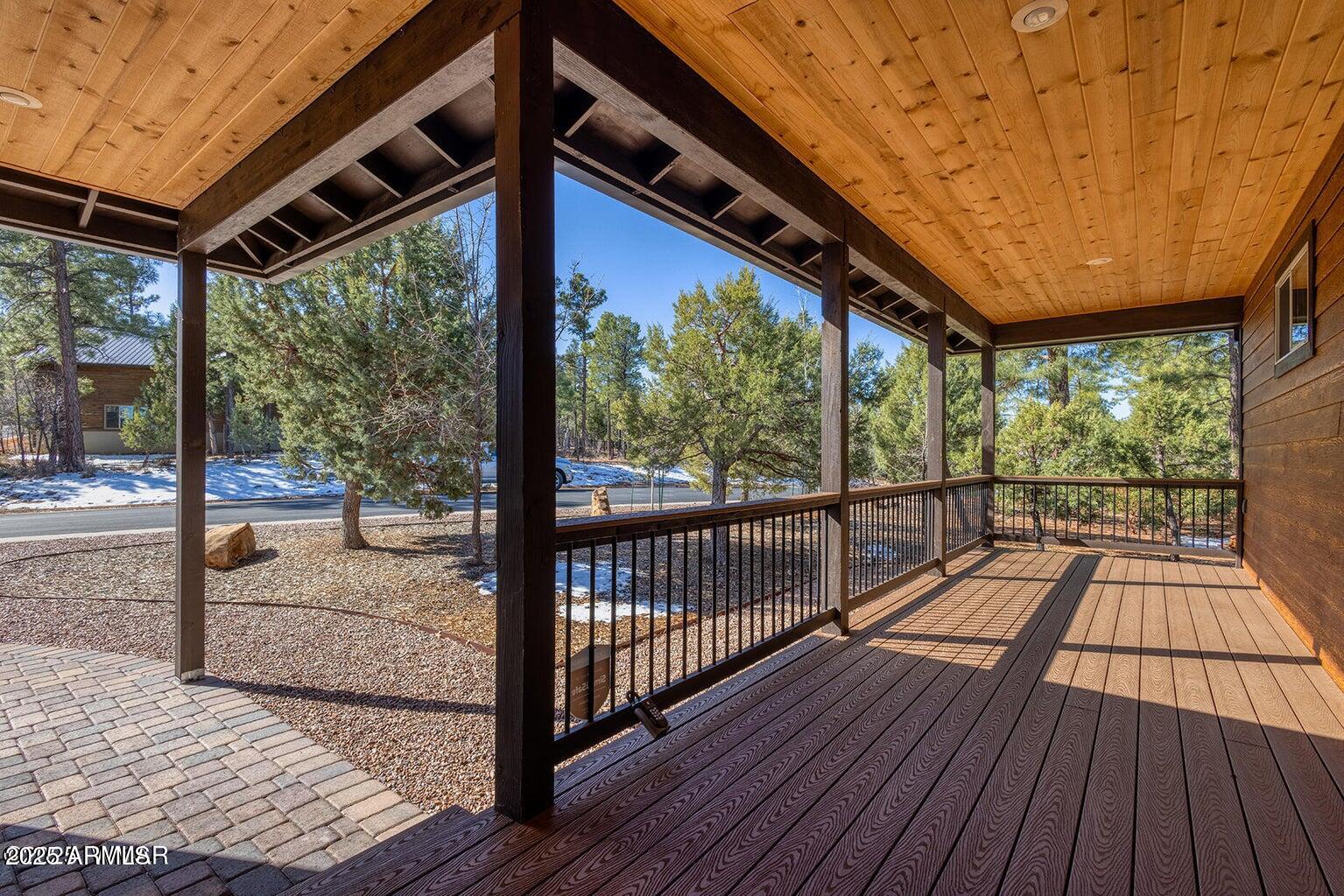 1840 W SNOW CREEK Loop