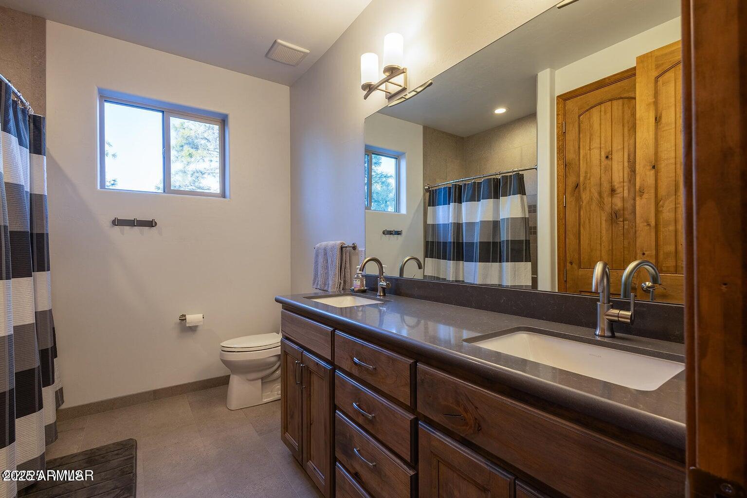 1840 W SNOW CREEK Loop