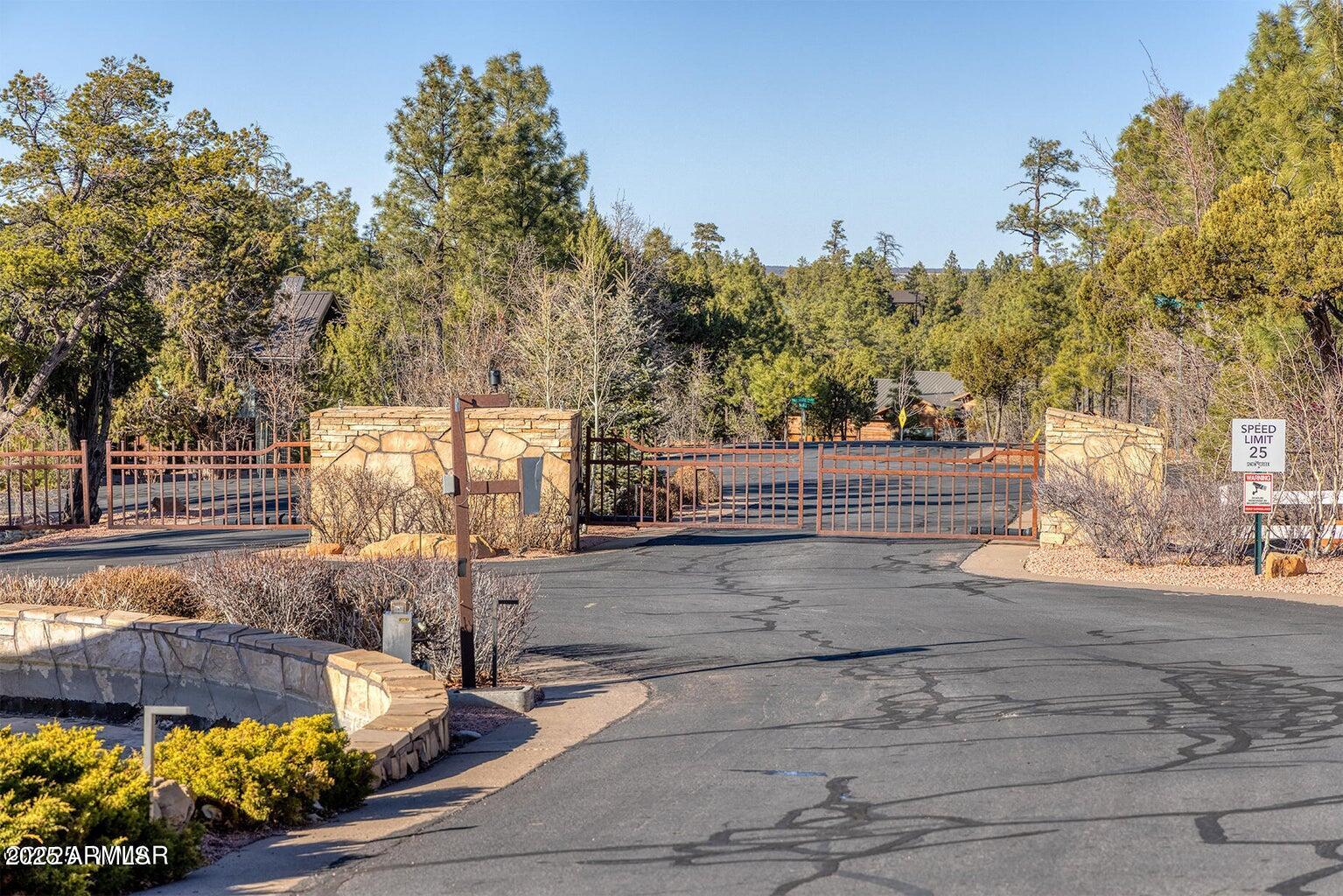 1840 W SNOW CREEK Loop