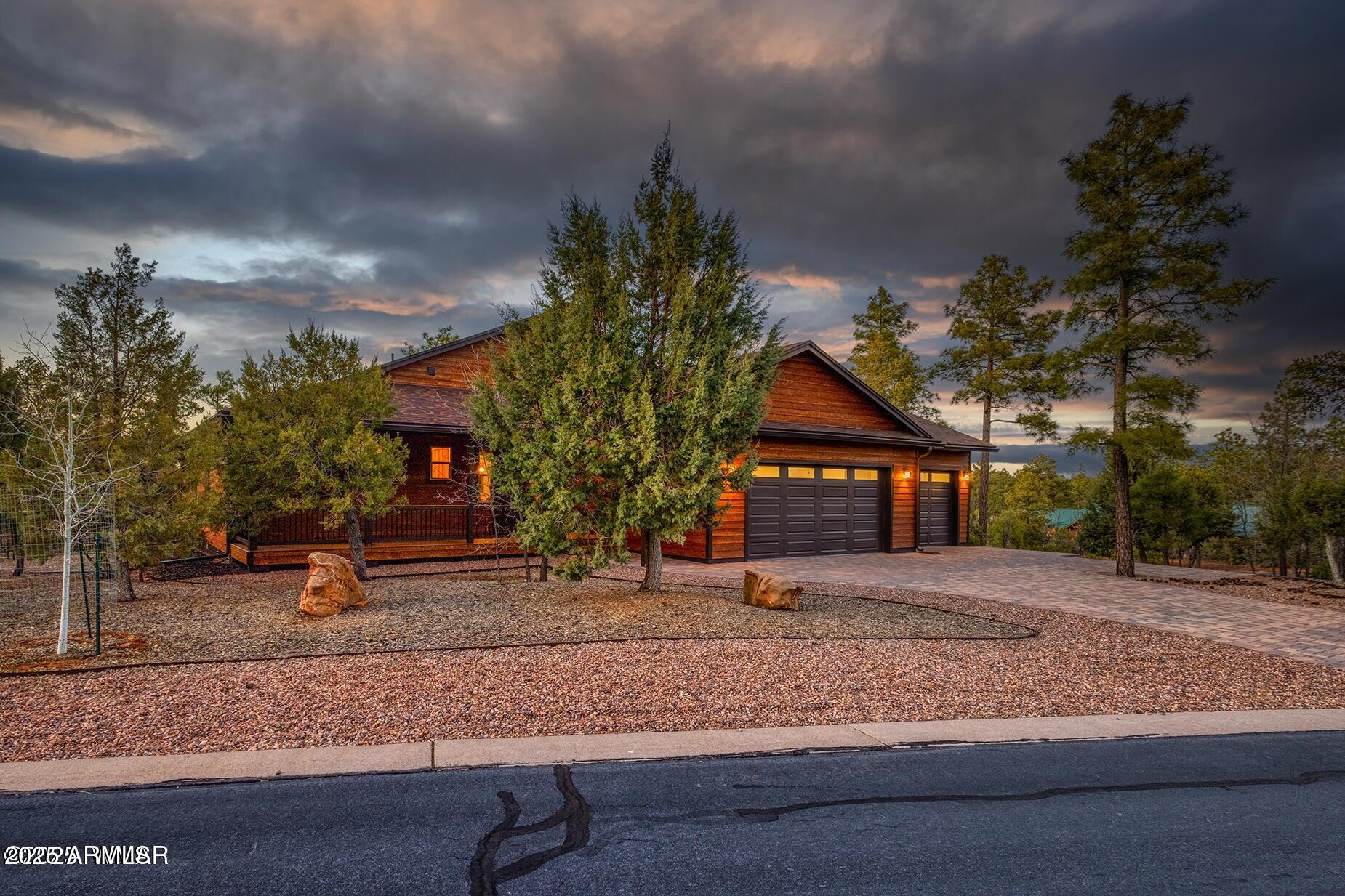 1840 W SNOW CREEK Loop