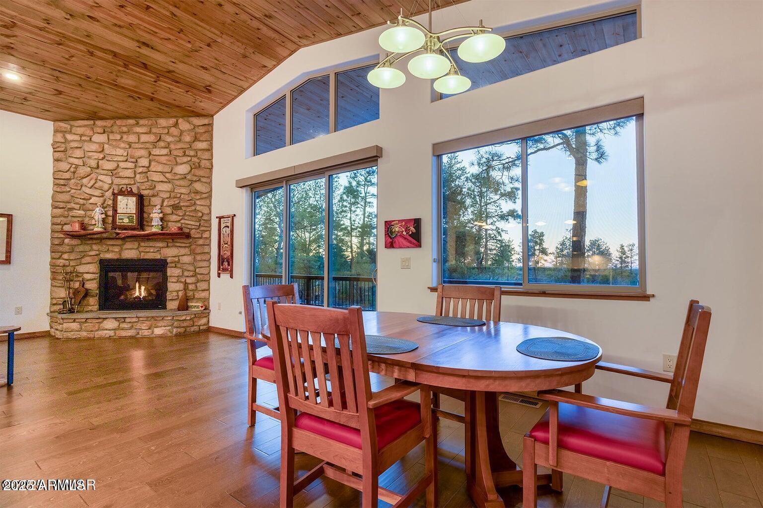 1840 W SNOW CREEK Loop