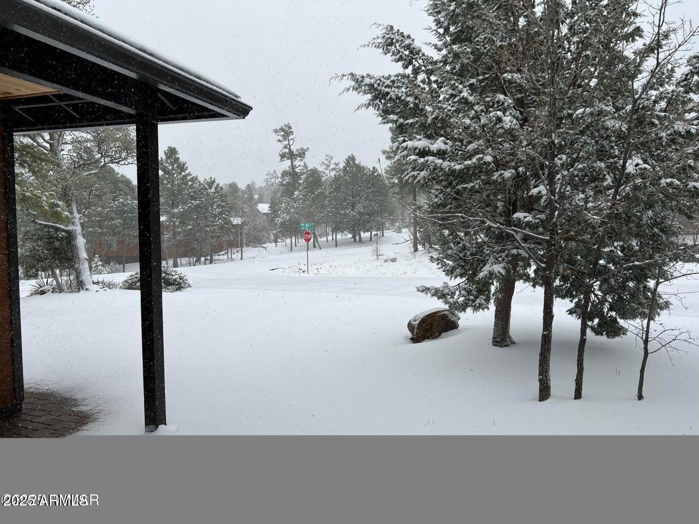 1840 W SNOW CREEK Loop