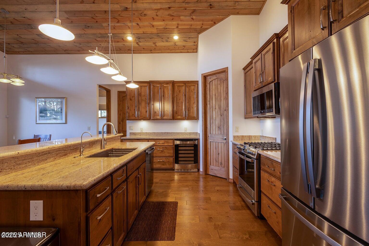 1840 W SNOW CREEK Loop