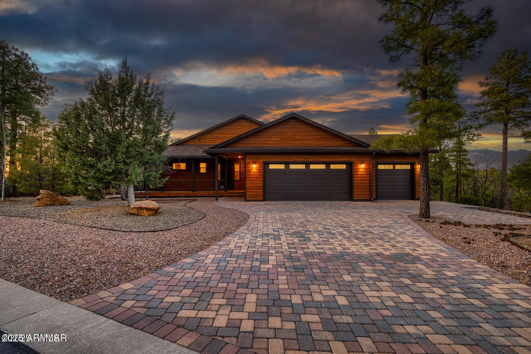 1840 W SNOW CREEK Loop