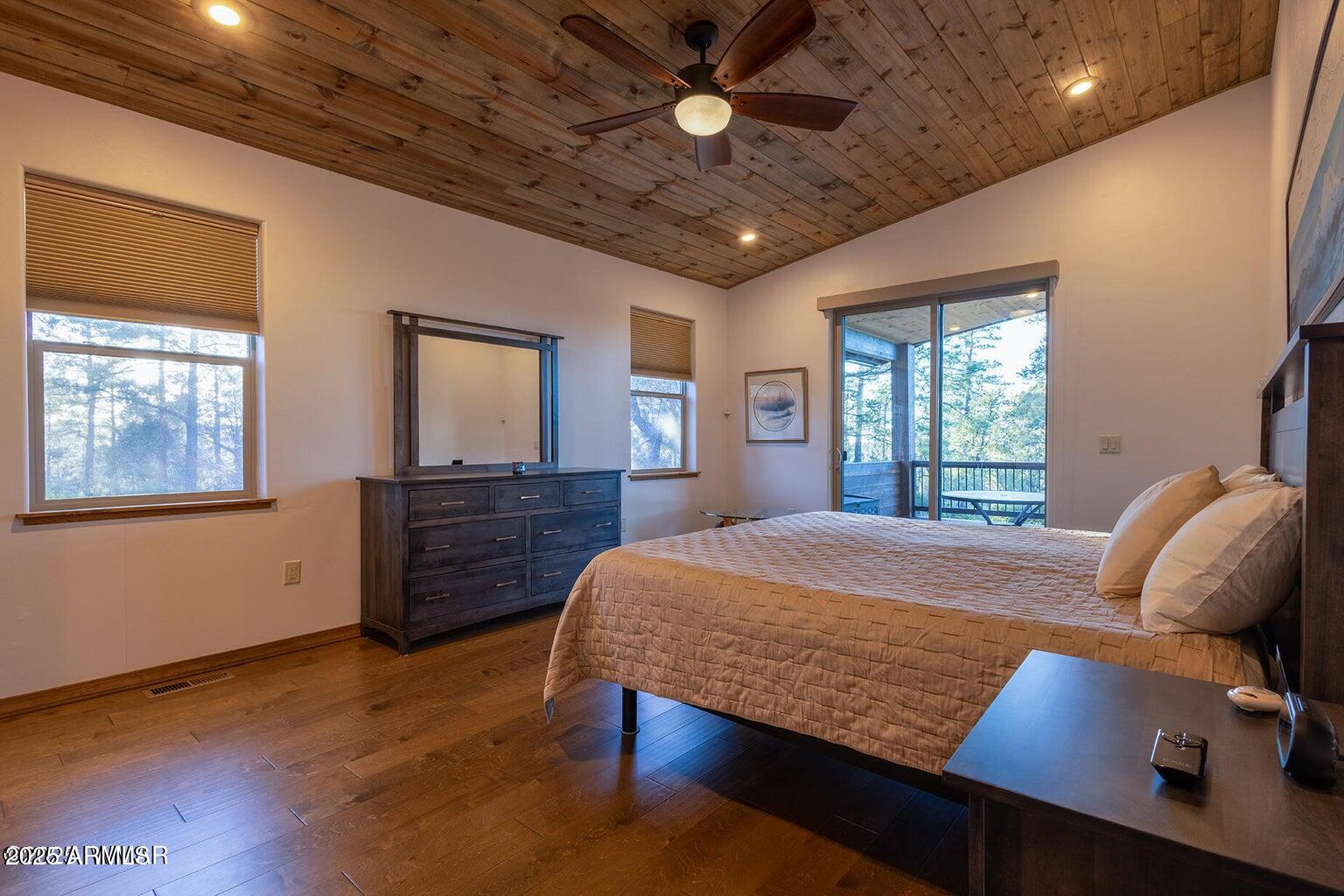 1840 W SNOW CREEK Loop