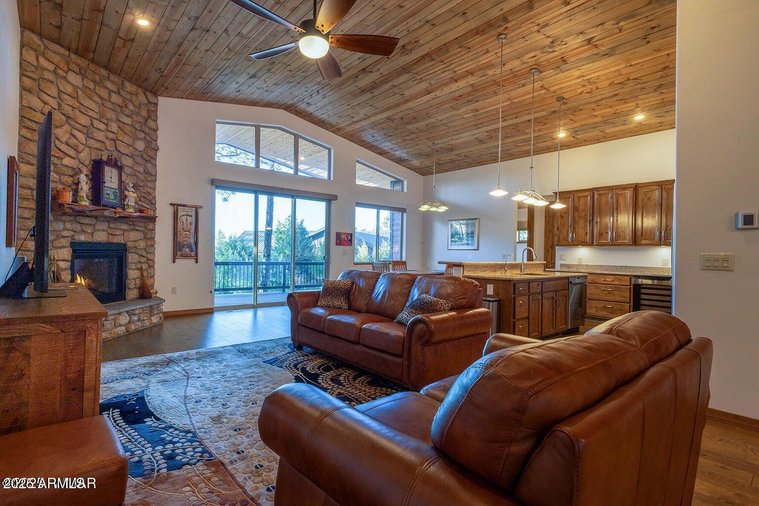 1840 W SNOW CREEK Loop