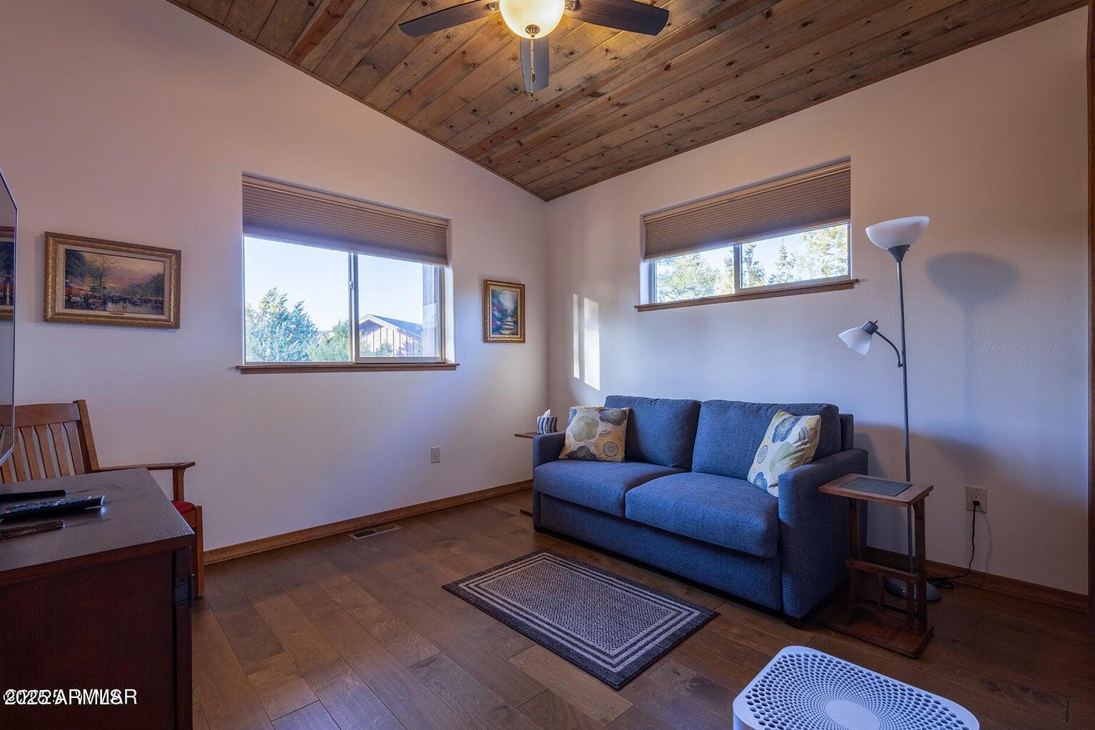 1840 W SNOW CREEK Loop