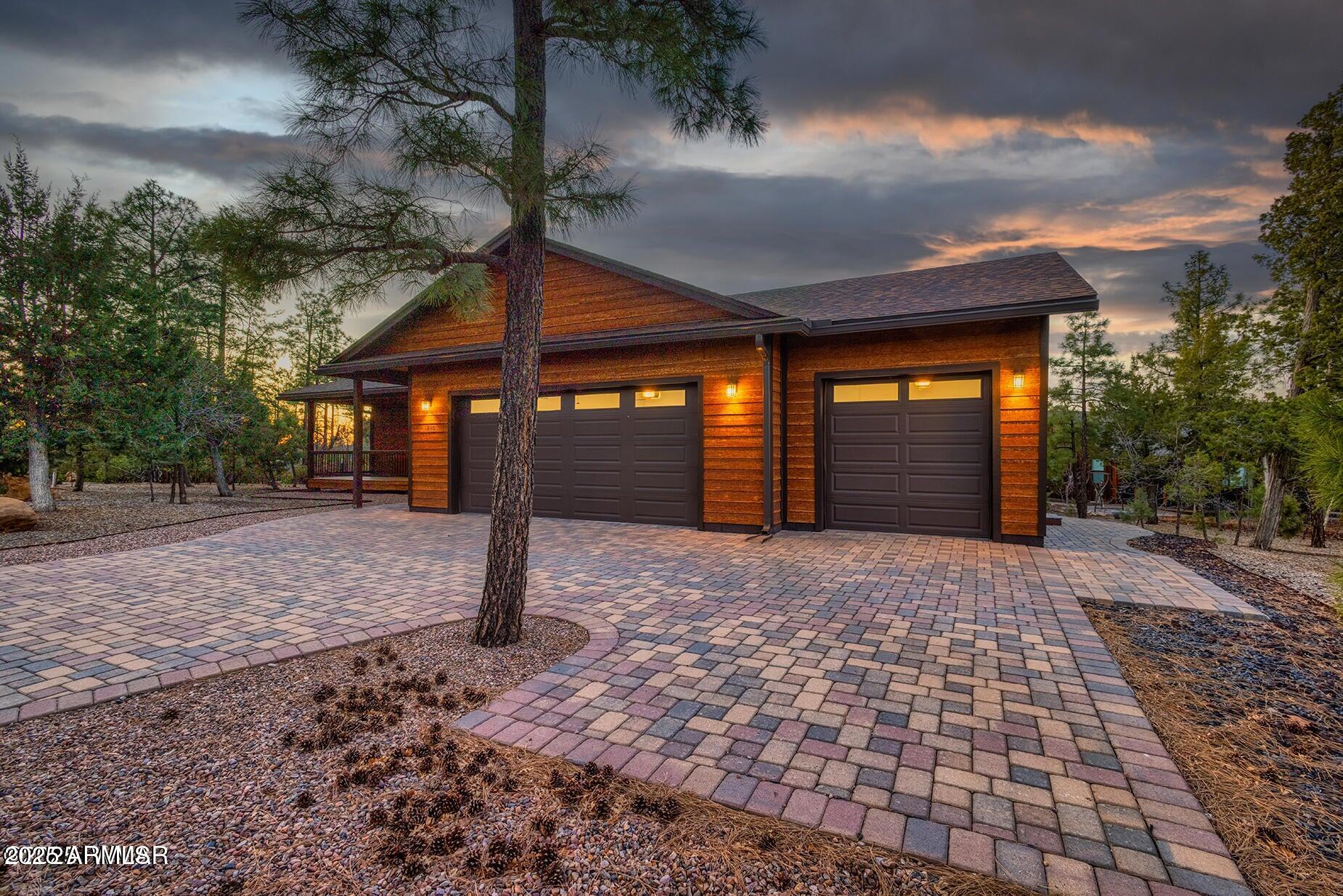 1840 W SNOW CREEK Loop