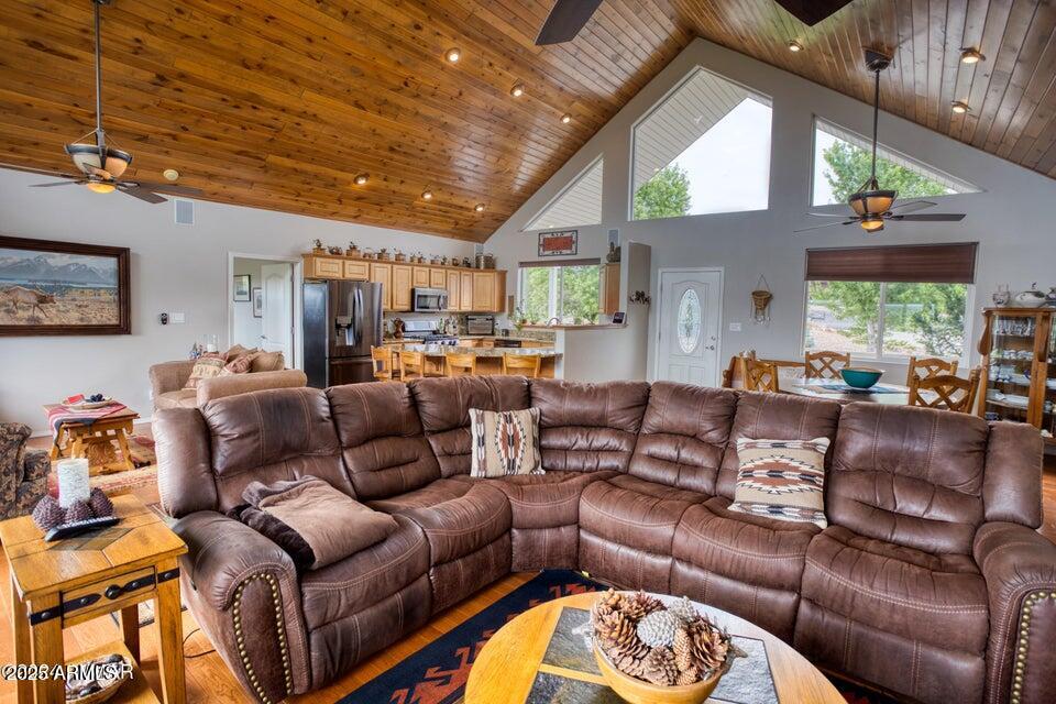 1169 BUCKSKIN Court