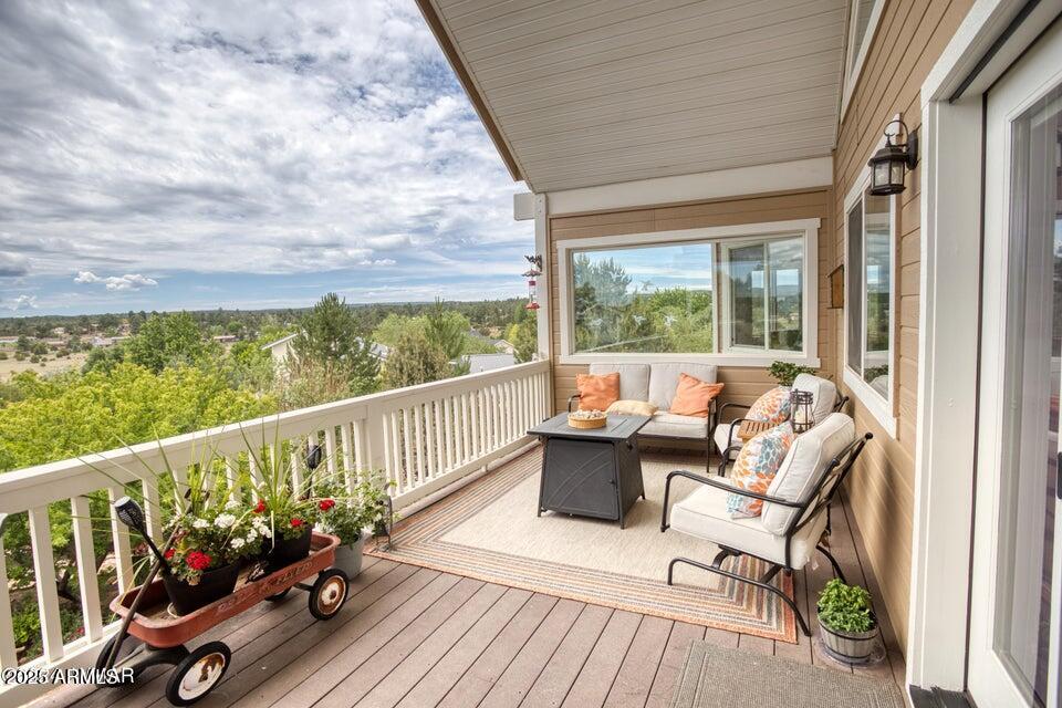 1169 BUCKSKIN Court
