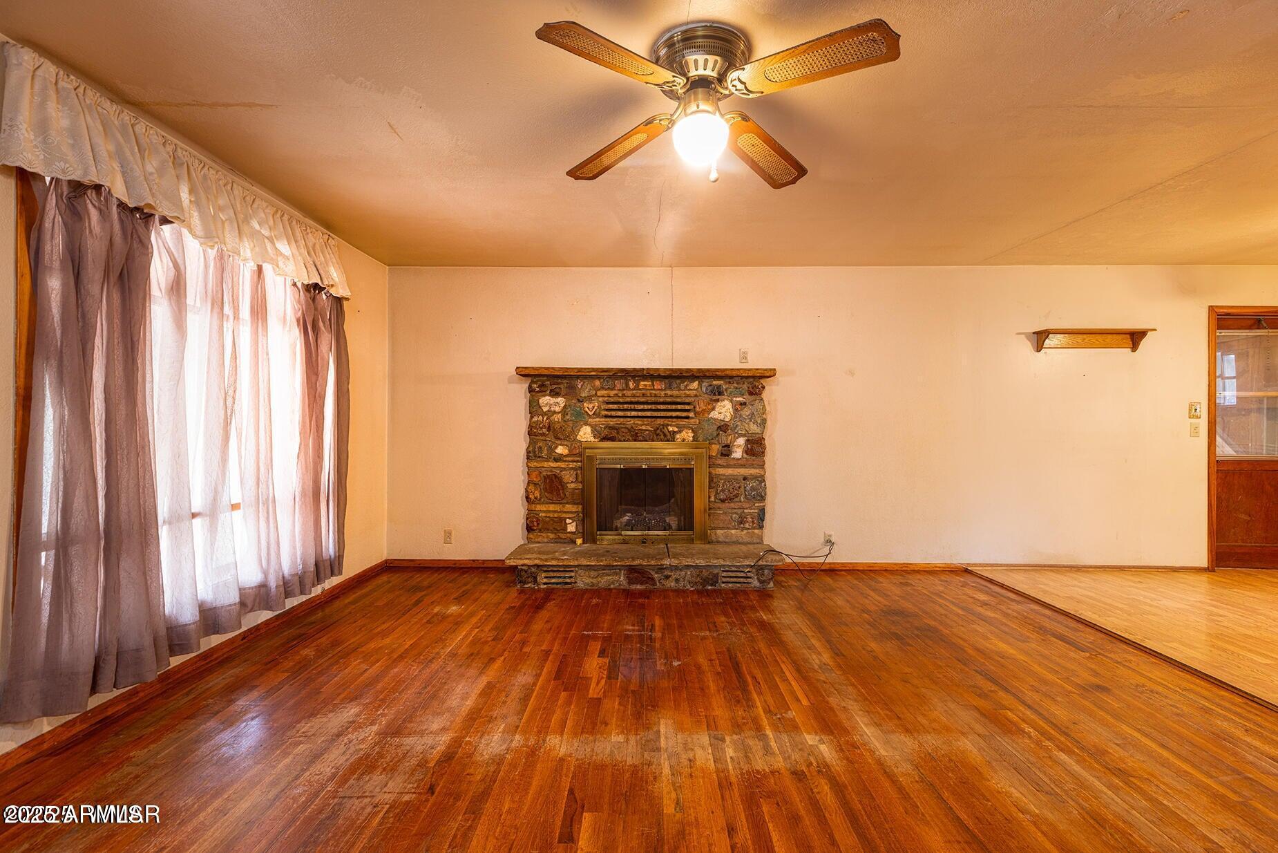 2257 CURRY Lane