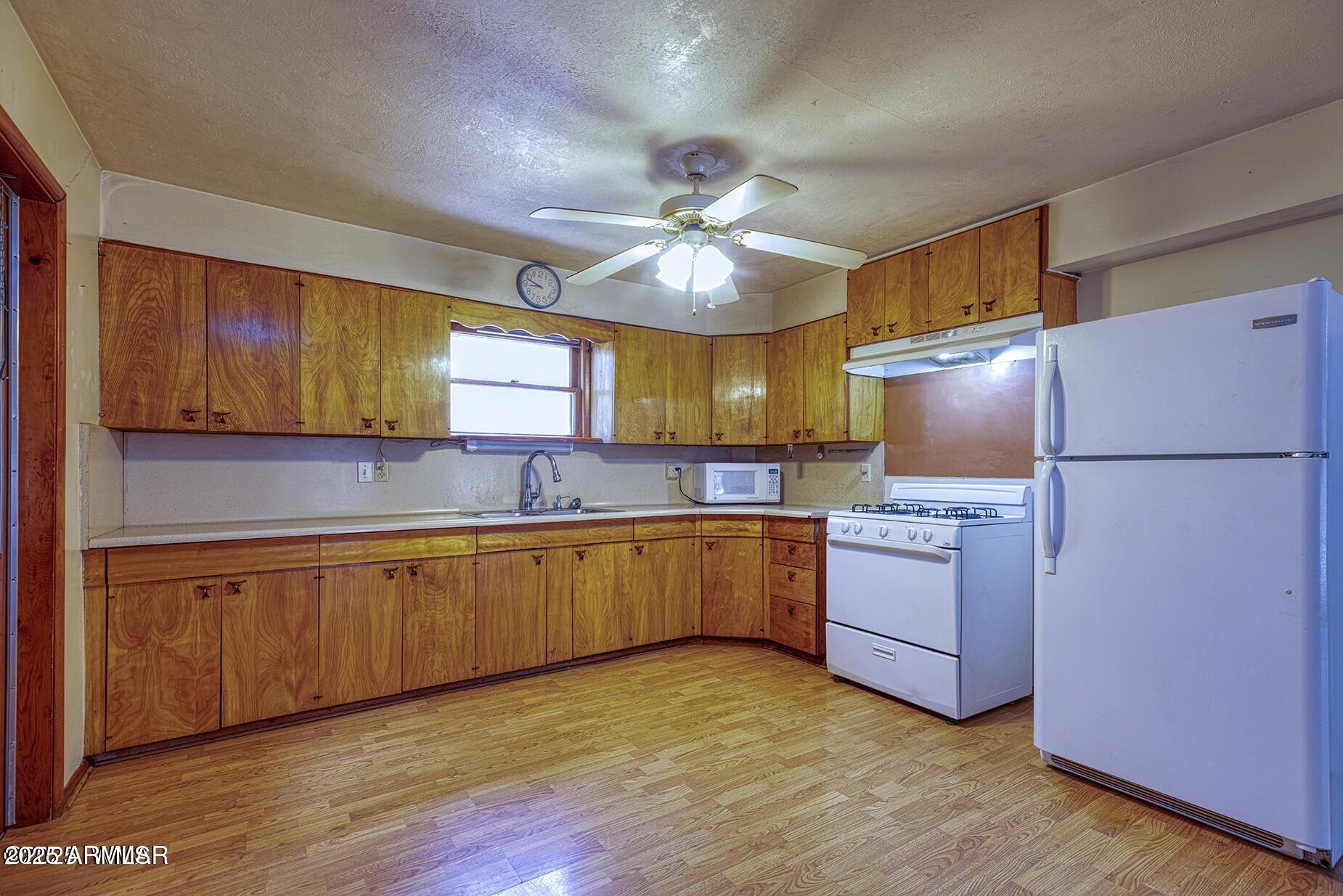 2257 CURRY Lane