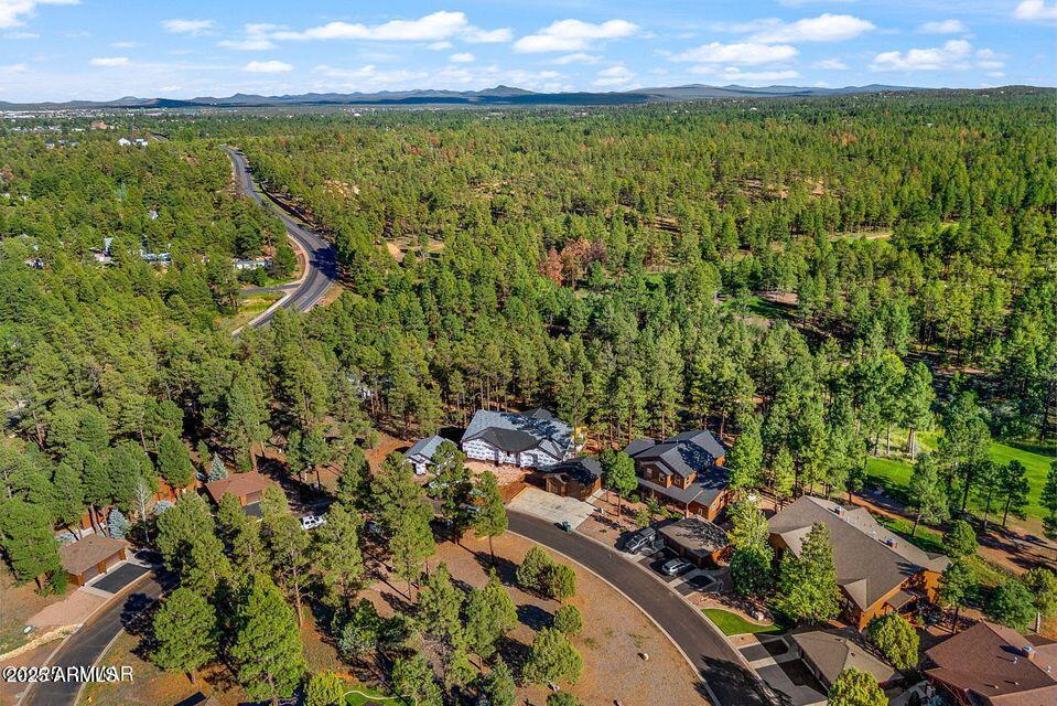 2711 W VILLA Loop