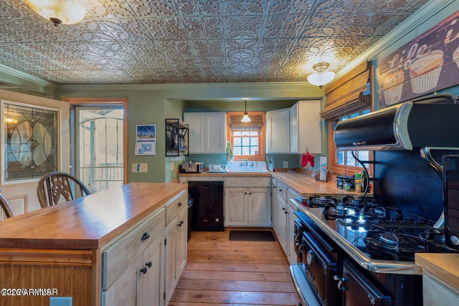 2137 GRAPHITE Road