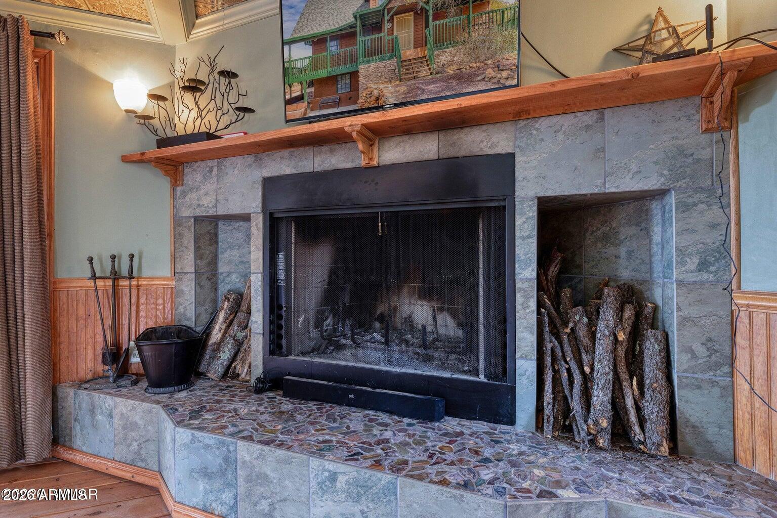 2137 GRAPHITE Road