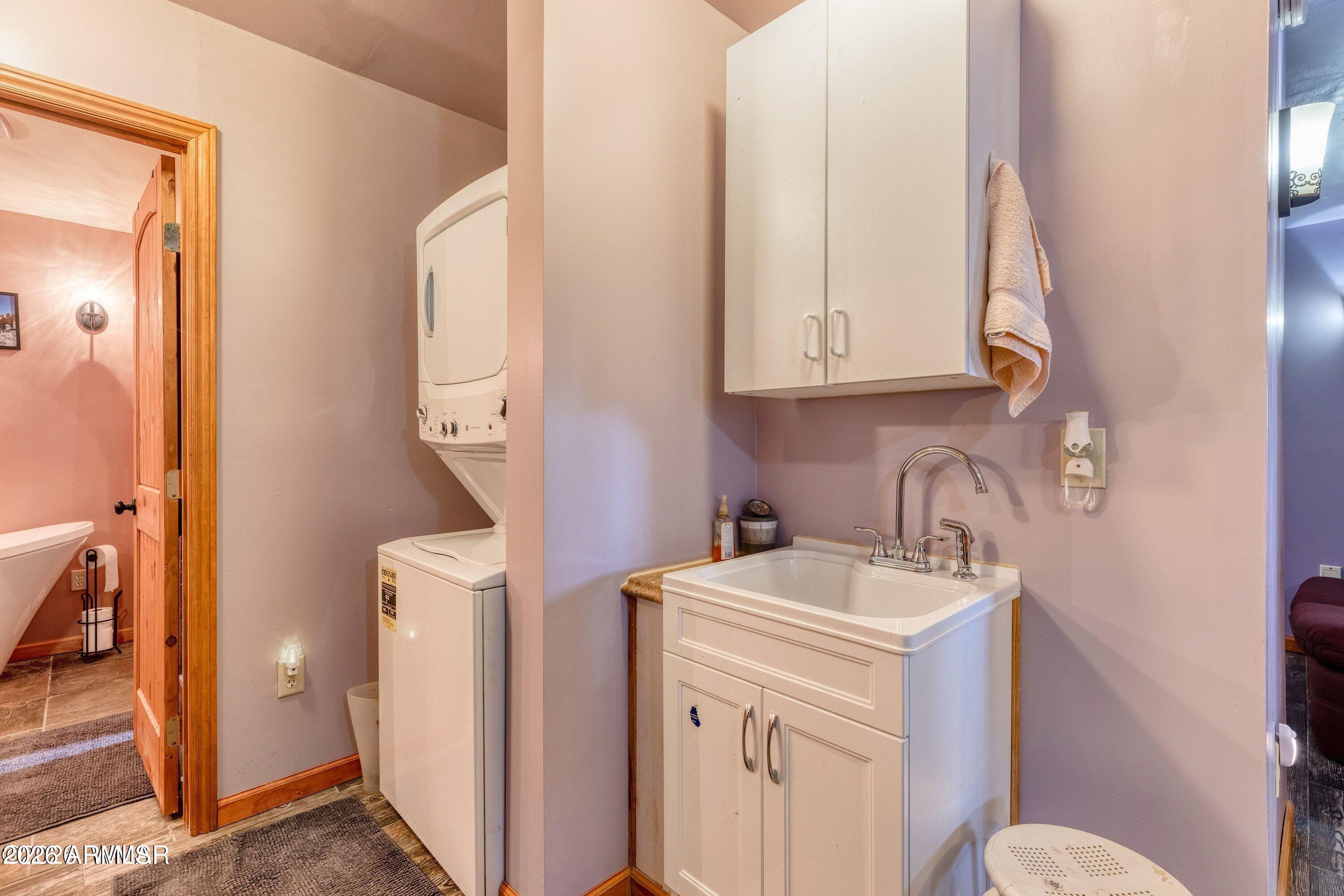 2137 GRAPHITE Road