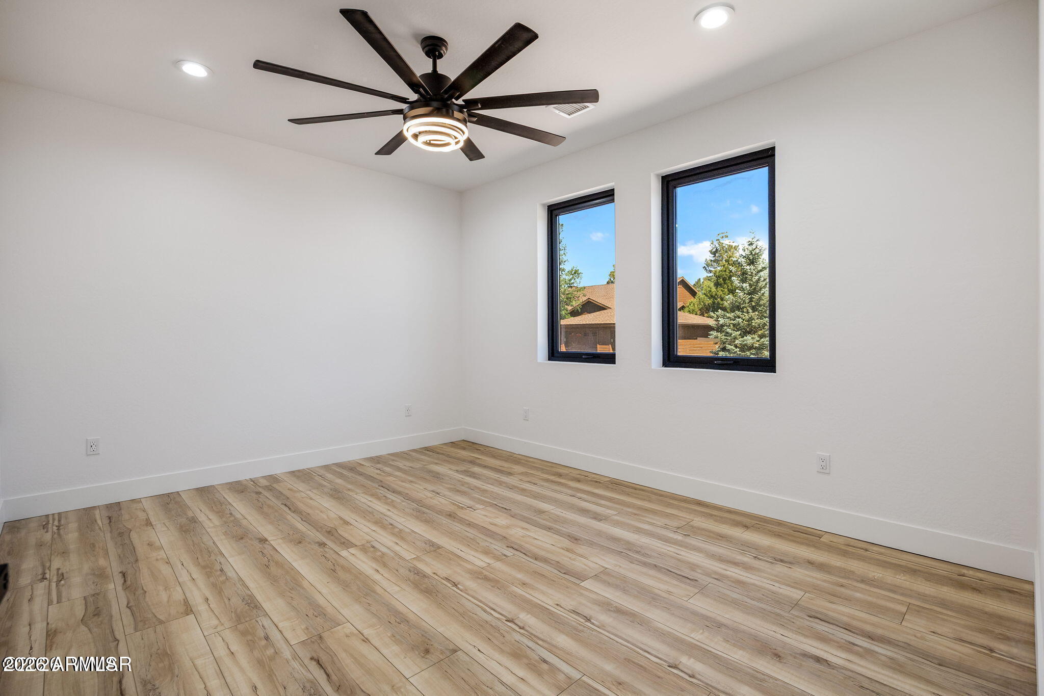 2765 W VILLA Loop