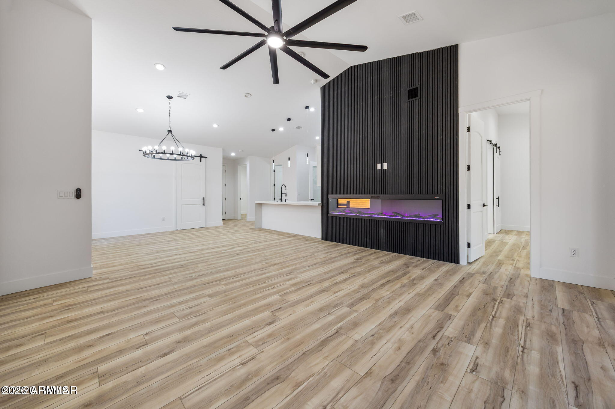2765 W VILLA Loop