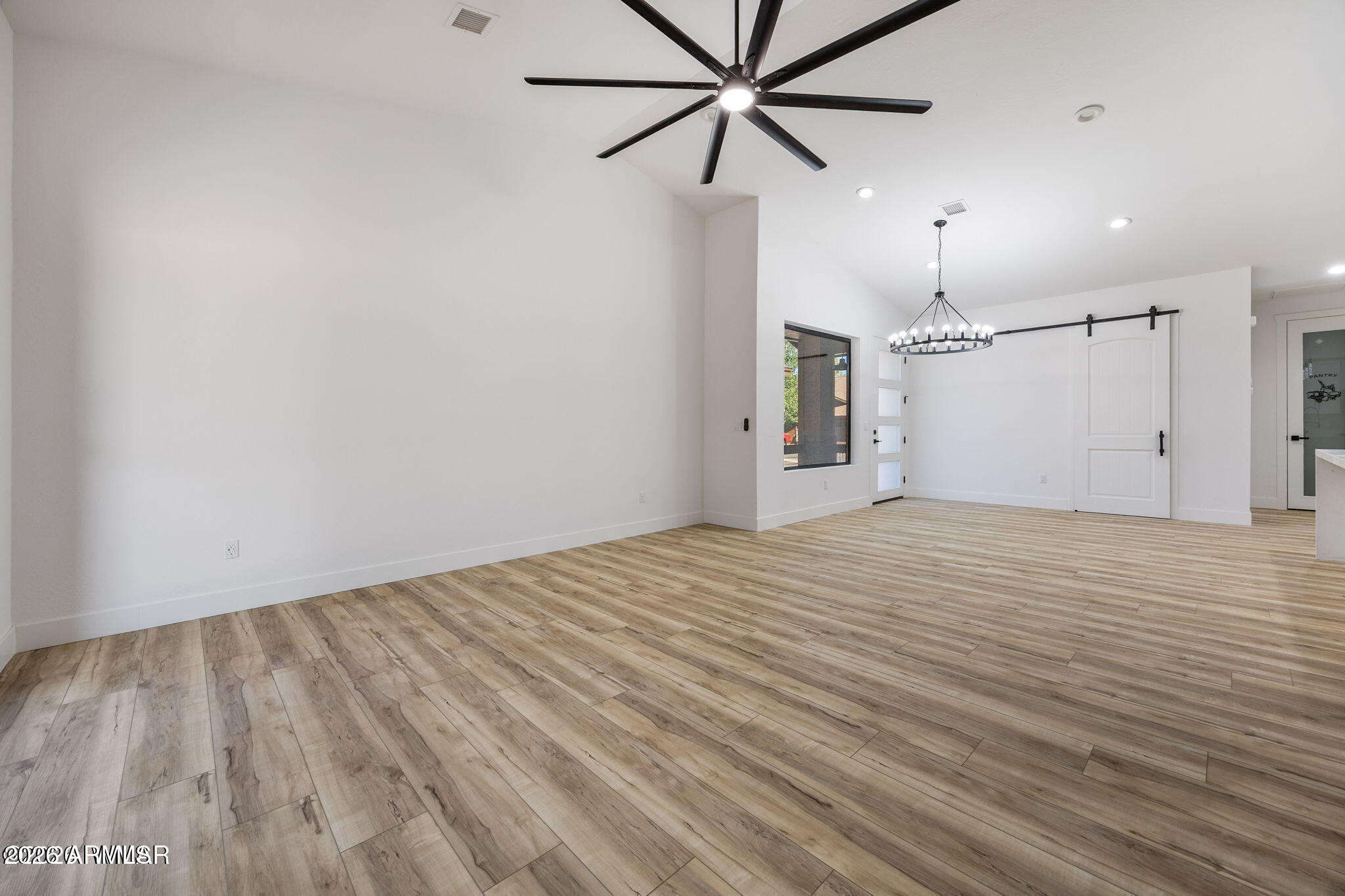 2765 W VILLA Loop