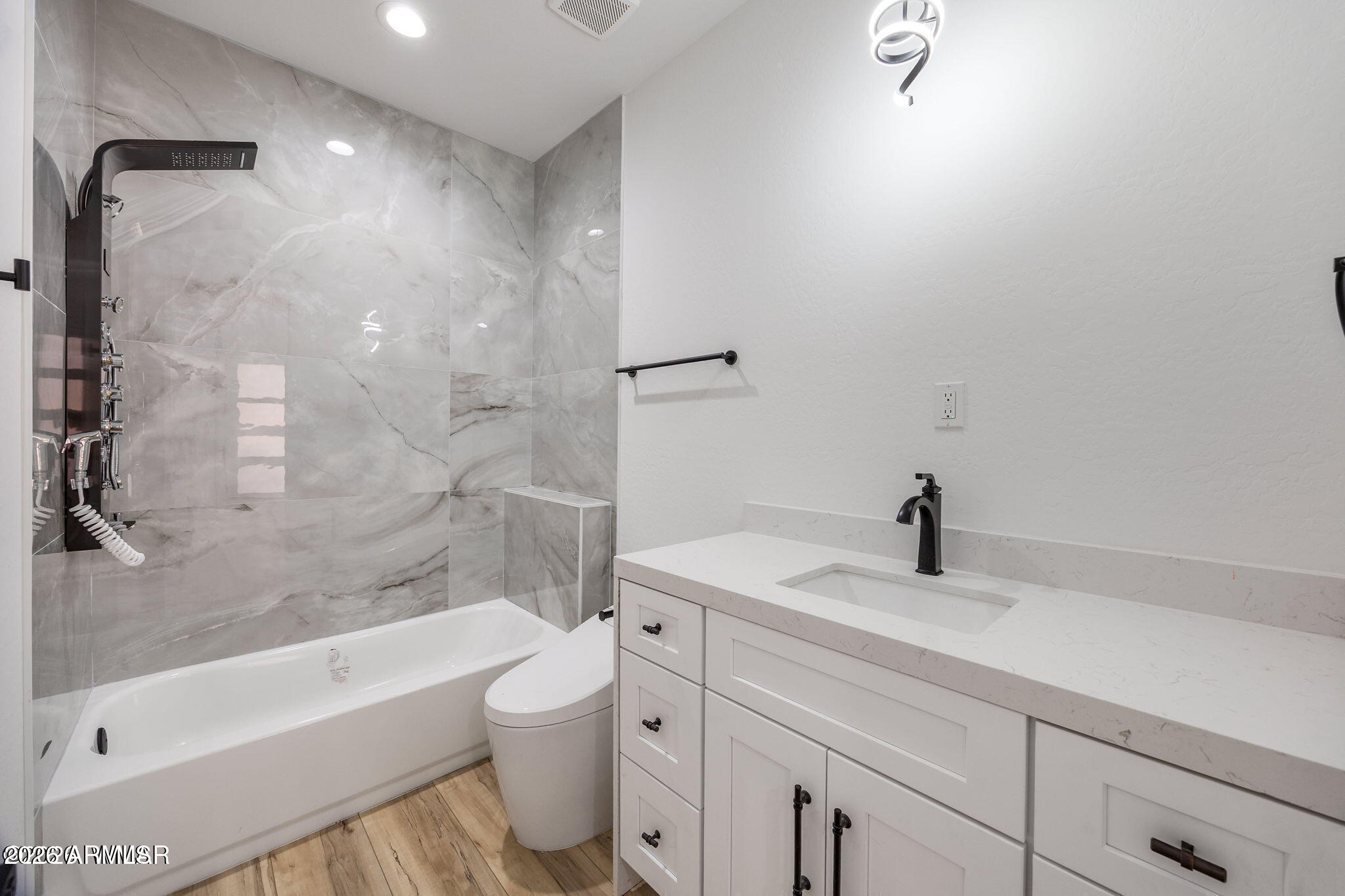 2765 W VILLA Loop