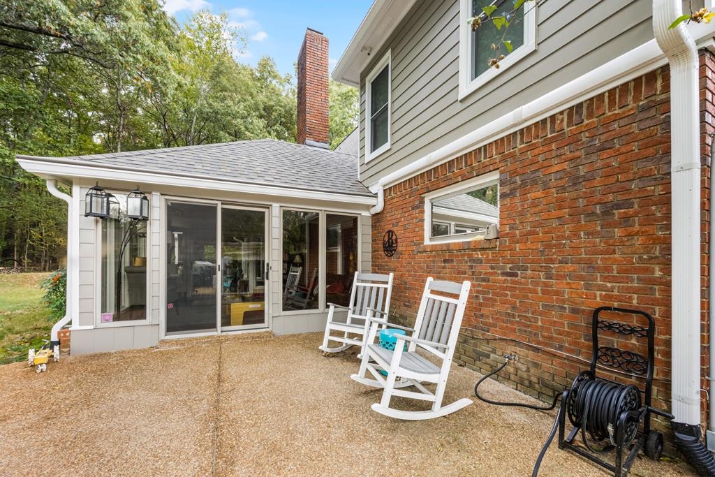 2873 BELGRAVE DR