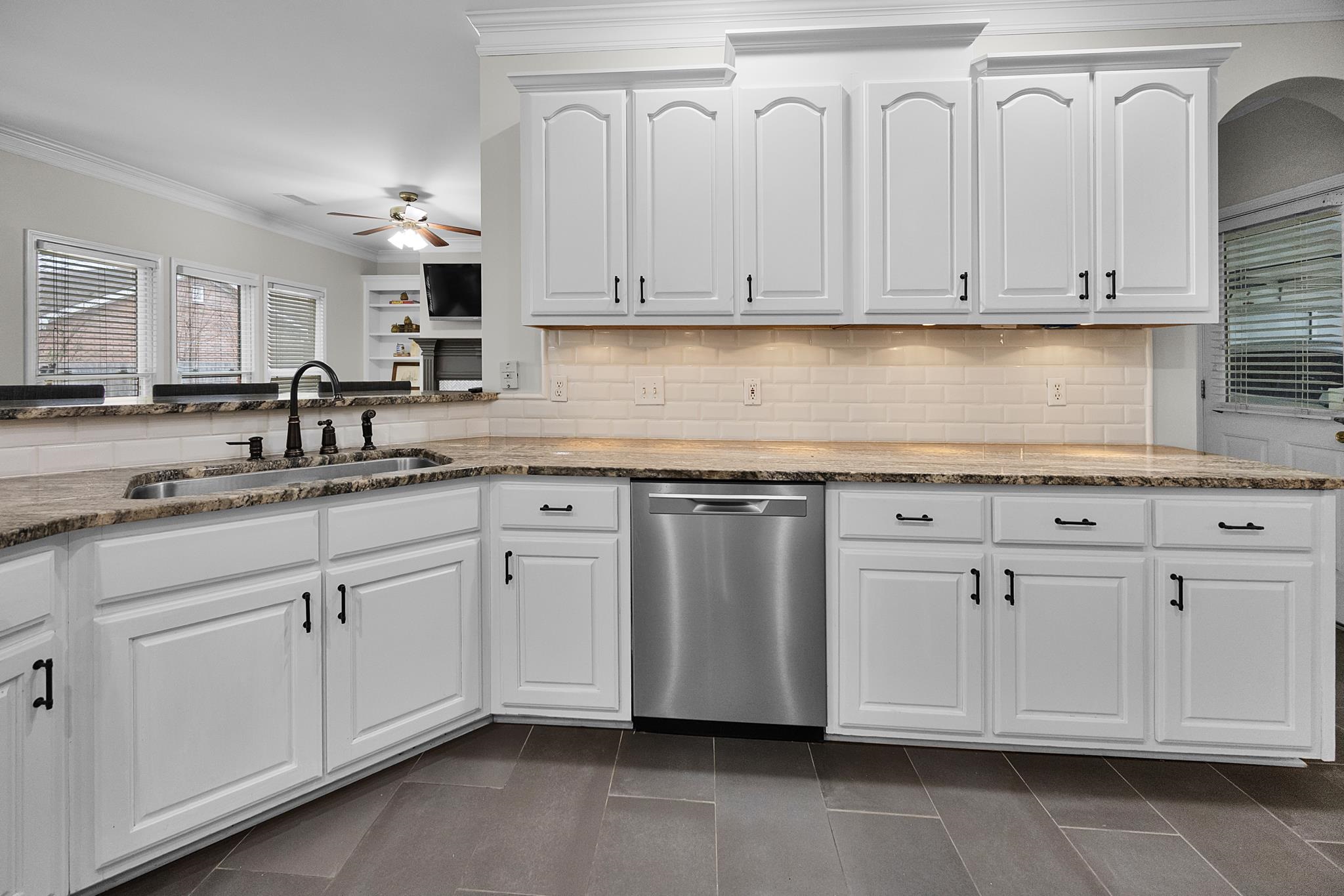 1525 BECKENHALL CV