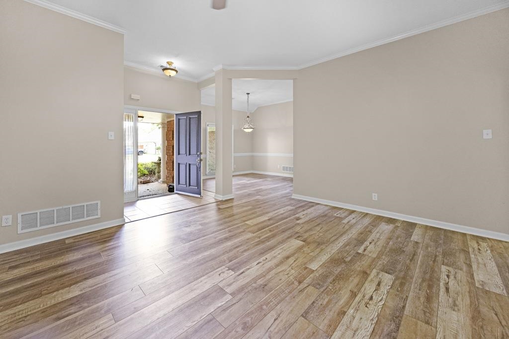 10135 WOODLAND HILLS DR