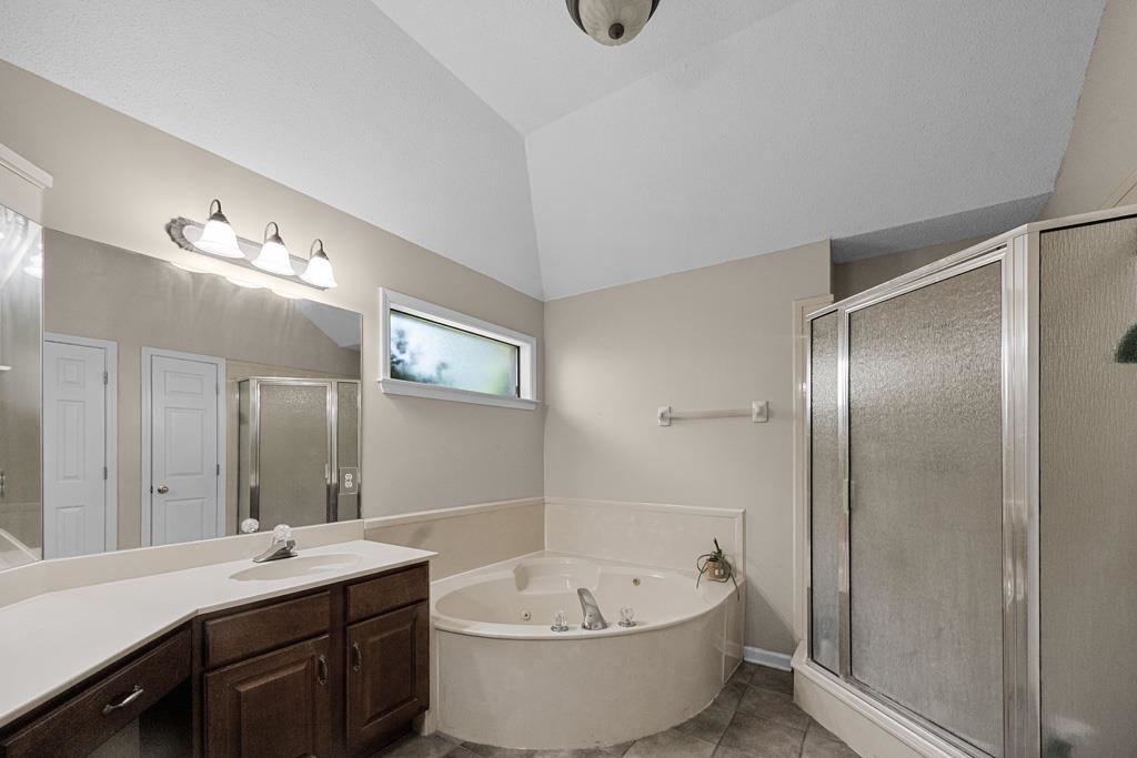 10135 WOODLAND HILLS DR